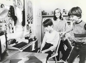 D.A.R.Y.L Movie Press Photo Sci Fi Barret Oliver Danny Corkill Amy Linker - Picture 1 of 3