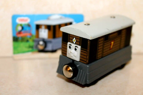 Thomas &Friends Wooden Railway Train TOBY The Tram Tank Engine w/ Card Excellent Cover