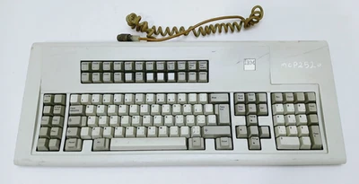 Vintage IBM Keyboard not working - For parts only - Scrap - Image 1 of 4
