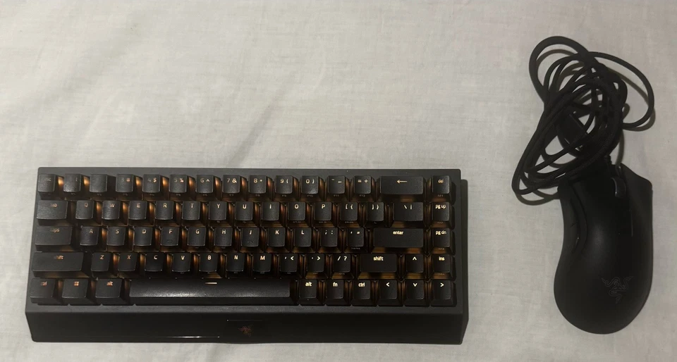 Razer BlackWidow V3 Mini HyperSpeed 65% Wireless Bundle - Image 1 of 1