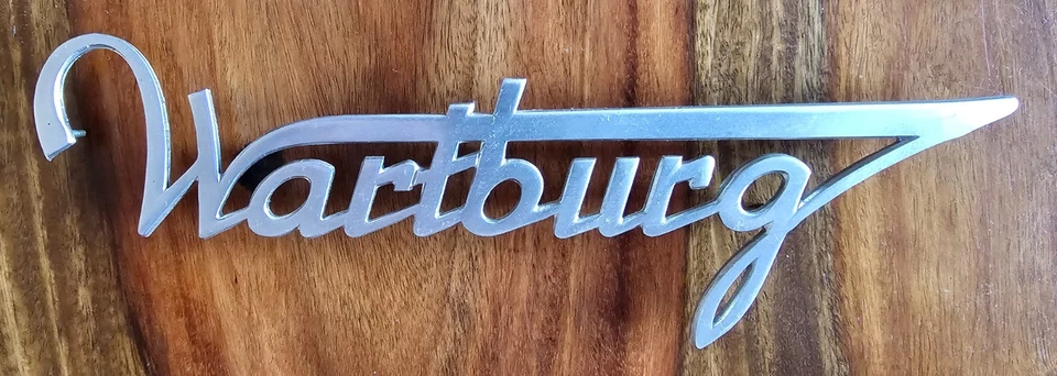 Wartburg 311 Original Schriftzug Garagenfund wie NEU nie verbaut gewesen - Bild 1 von 4