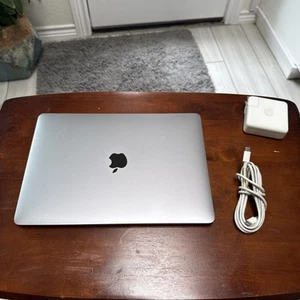 MacBook Pro 13in M1 16GB RAM 256GB SSD - Space Gray - Afbeelding 1 van 4