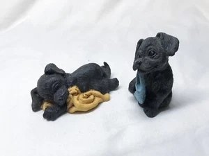 (2) Kathy Wise Black Labrador Puppy 1992 Figurines - Picture 1 of 3
