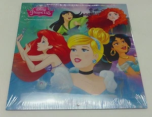 DISNEY DOUBLETIME CALENDARIO 2018 PRINCESA DISNEY 12 MESES 10"" X 10"" PRINCESAS - Imagen 1 de 3