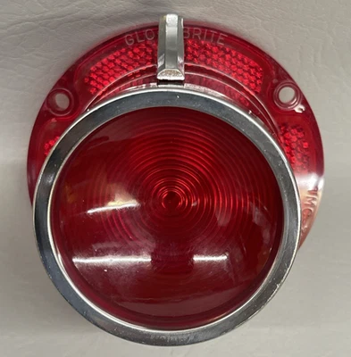 Pontiac Bonneville 1961 lente de luz trasera de parada lateral derecha lente de lámpara trasera Foto 1 de 4