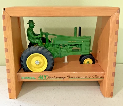 JUGUETE DE GRANJA TRACTOR 40 ANIVERSARIO JOHN DEERE 1986 ERTL 1/16 DE COLECCIÓN Foto 1 de 4