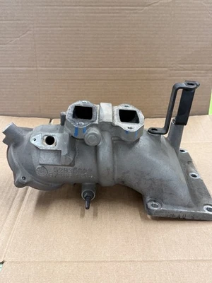 Bocina de admisión RAM 2500 3500 6,7 L Cummins EGR 2013-2018 OEM Foto 1 de 4
