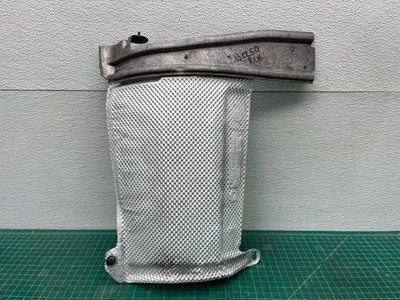 08-14 MERCEDES-BENZ W204 C250 TRASERO IZQUIERDO EXTERIOR ESCAPE SILENCIADOR ESCUDO OEM Foto 1 de 4