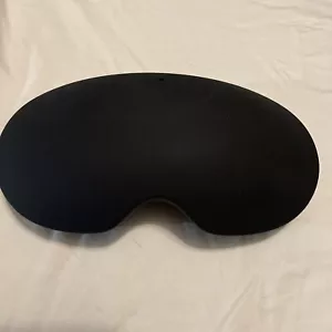 Quest Pro Official Front Cover - Picture 1 of 2