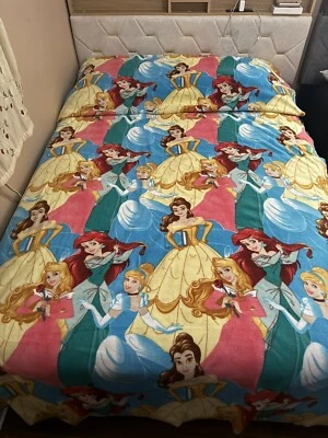 "Manta Disney Princesa Ariel, Aurora, Cenicienta, Bella 60""x 90""" Foto 1 de 3