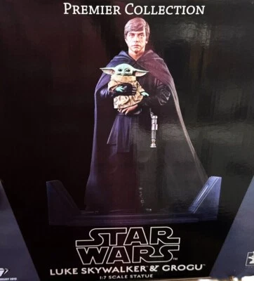 STAR WARS LUKE SKY WALKER & GROGU STATUE LIMITED EDITION 873/3000   N.I.B. - image 1 of 2