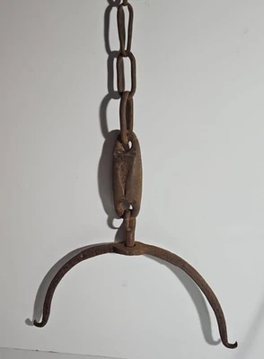 Antigua cadena de hierro ponderada chimenea yugo caldero estofado olla colgador forjado a mano Foto 1 de 4