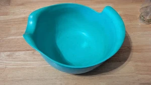 Vintage "Stanley Flex" style Mixing Bowl With Spout and Handle USA - MCM - EUC - Picture 1 of 10