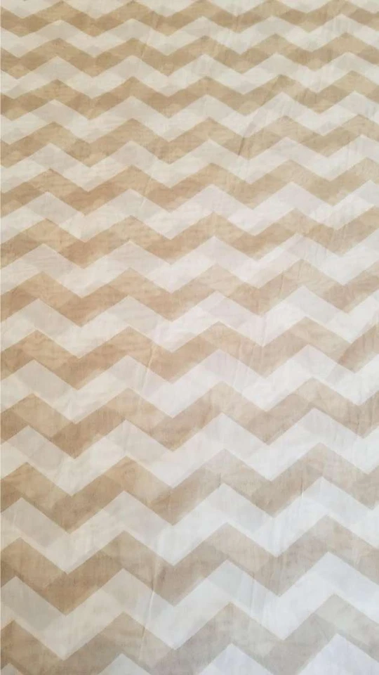 Waverly bronceado Chevron tela transparente por yarda stock 15 Foto 1 de 1