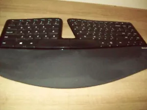 Microsoft Sculpt Ergonomic Desktop Keyboard 1559 - With Dongle - Picture 1 of 6