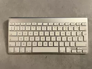 Clavier sans fil Magic Keyboard Apple A1314 Bluetooth - Photo 1/4