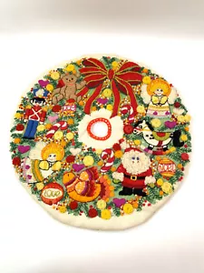 Vintage 1979 Sunset Designs Christmas Holiday Wreath Fantasy Completed Crewel 3D - Bild 1 von 8