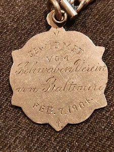 Hermoso Llavero Reloj Antiguo 1904 Fechado y Escudo Grabado Lleno de Oro - Imagen 1 de 5