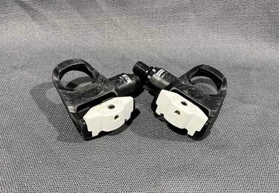 Pedais Look Keo Plus Road TT / Tri Clipless unilateral 9/16 274g preto / branco - Imagem 1 de 4