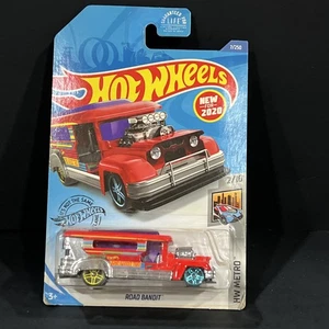 Hot Wheels HW Metro 2/10 (2020) Auto giocattolo Red Road Bandit 7/250 - Foto 1 di 3