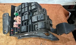 2000 01 02 LINCOLN LS Fuse Box Relay 1W4T-14290-FJ Under Hood Free Ship B18 - Picture 1 of 10