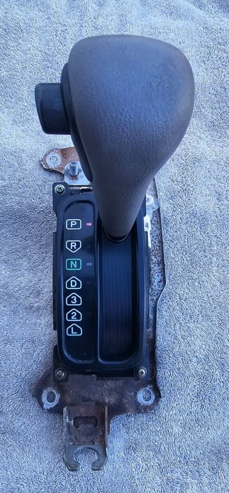 Mitsubishi Montero Sport LS 2004 cambio de marchas automático conjunto de palanca de cambios A/T marrón Foto 1 de 4