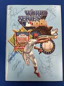 1981 Dodgers Team Signed World Series Program Tommy Lasorda Steve Garvey Dodgers - Picture 1 of 3