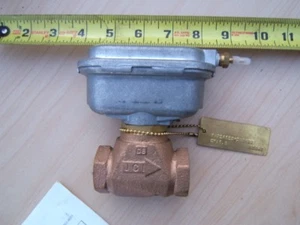 Johnson Controls V-3801-8001 Valve Actuator - New In Box w/ 30 Day Warrantee !! - Picture 1 of 1