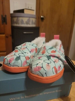 Zapatos sin cordones clásicos TOMS Alpargata para niños pequeños talla 6 aguamarina clara que brillan en la oscuridad  Foto 1 de 4