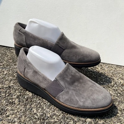 Clarks Collection Womens Shoes Sz 10 Slip On Leather Loafers Suede Gray Low Wedg - Image 1 of 4