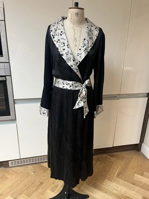 JANET REGER 100% SILK DRESSING GOWN BLACK WHITE FLORAL SIZE 12-14 WRAP ROUND TIE - Image 1 of 4