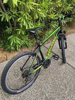 Bicicleta Especializada Hotrock 26" Niños 21 Velocidades con Amortiguadores Acero Rígido Envío EE. UU. Foto 1 de 4