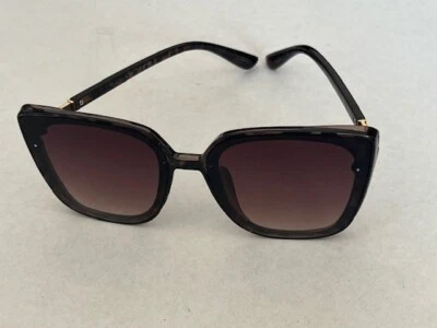 Gafas de sol Tahari MARRÓN TH769 MARCO TORTUGA tiene el lado derecho roto - Geniales Foto 1 de 4