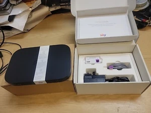 Sky Q Hub Wireless Router WiFi ER115UK Model Dual Band + Leads, NEW BOXED - Picture 1 of 16