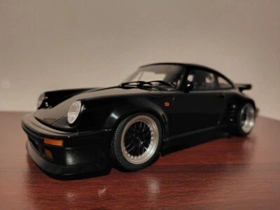Autoart Wangan Midnight Porsche 911 Blackbird 1/18 - Image 1 of 4