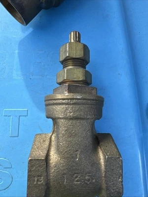 HAMMOND 1" #600 BRASS GATE VALVE~MADE IN USA~ORIGINAL BOX~GARAGE SALE FIND !! - Image 1 of 4