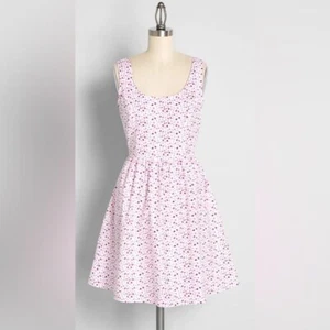 Retrolicious Dress - Picture 1 of 4