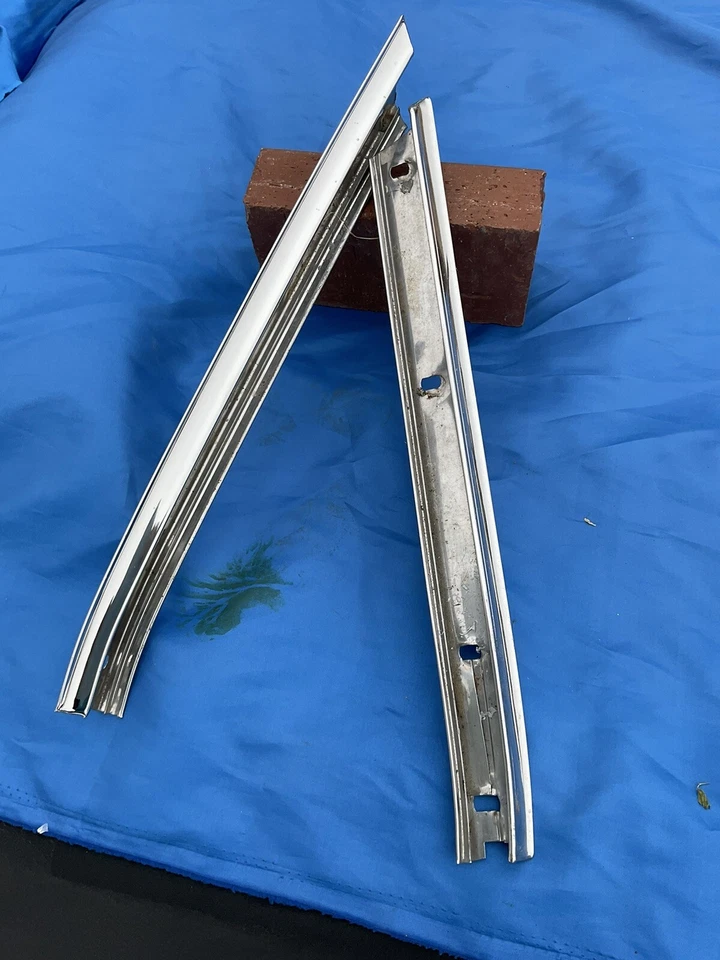 Chevrolet, Impala o Pontiac 1961 1962 1963 1964 convertible moldura de poste de ventilación Foto 1 de 1