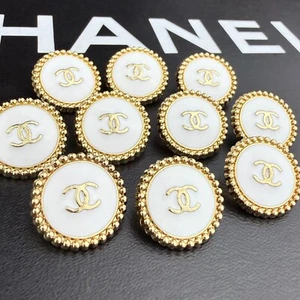 11 CHANEL BUTTONS GOLD WHITE CC LOGO METAL 17MM VINTAGE - Picture 1 of 11