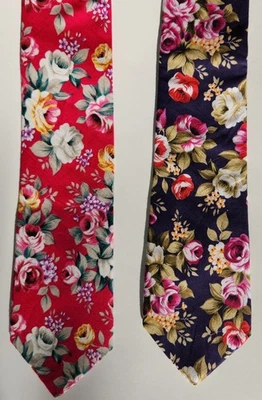 2 Corbatas Flores Algodón Hechas a Mano Diseñadas en Italia 3 1/4" Ancho Rojo Azul Marino Foto 1 de 4