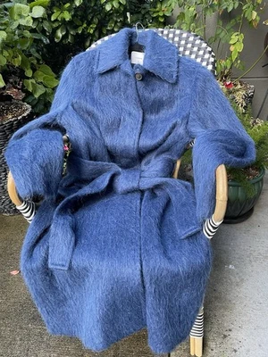 Vince Woman Coat. SZ 10 - Image 1 of 4