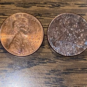 1982-p 1987-d Error Lincoln Cents Heavy Gas Bubbles 2 Coins $10.95 Free Shipping - Picture 1 of 10