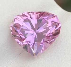 6.00Cts Heart Shape Faceted Kunzite Gemstone - Picture 1 of 7