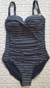 NUEVO CON ETIQUETAS TRAJE DE BAÑO DE UNA PIEZA BOND EYE talla 10 azul marino blanco a rayas náutico correa auxiliar - Imagen 1 de 6