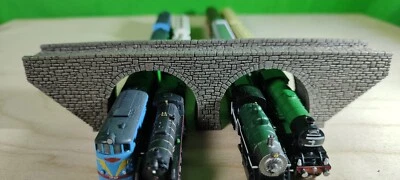Z GAUGE BRIDGE LEVEL OVERPASS STONE BRIDGE DOUBLE ARCH 4 TRACK  Z SCALE - Image 1 of 4