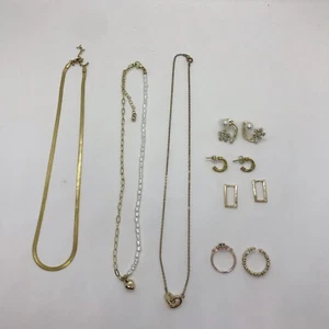 Lot Of Gold Tone Jewelry Findings Necklace Rings And Earrings - Picture 1 of 8