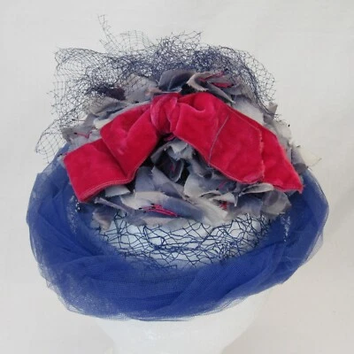 Sombrero de flores púrpura vintage hecho a mano flores primavera iglesia de Pascua arco de terciopelo rosa Foto 1 de 4