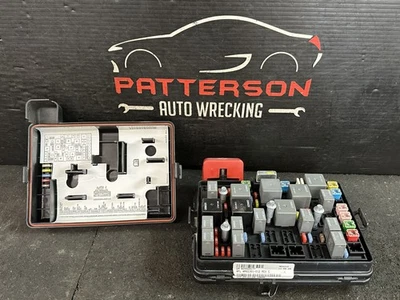 07-09 SATURN SKY REDLINE 2.0 ENGINE FUSE RELAY BOX ID 25924177 - Image 1 of 4