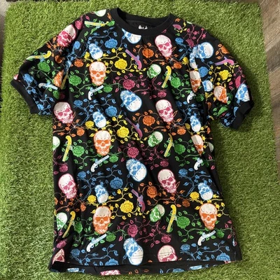 Camisa Karl Kani Premium XL Multicolor Calaveras Rosas Pistolas Gráfico Ropa de Calle Foto 1 de 4