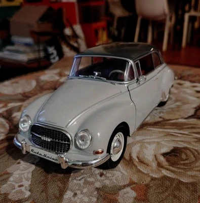 REVELL 1/18 - AUTO UNION 1000 S - Modellino Auto Metallo - #22# - Immagine 1 di 4